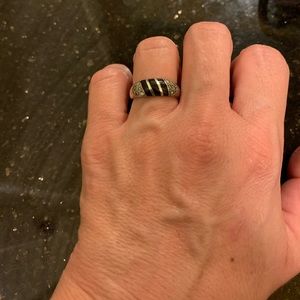 Sterling silver and black ring, VGUC